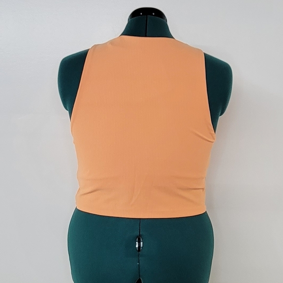 NWT Women's Alpine Crop Top - Picture 3 of 8